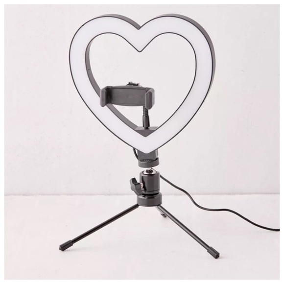 Brilliant Ideas Heart-Shaped Vlogging Ring Light - Picture 4 of 6